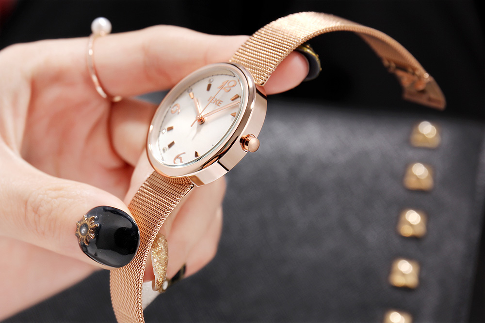 IEKE8807 Fashion Ladies Rose Gold Women Watches Elegant Minimalism Rhinestone Casual Black Female Clock