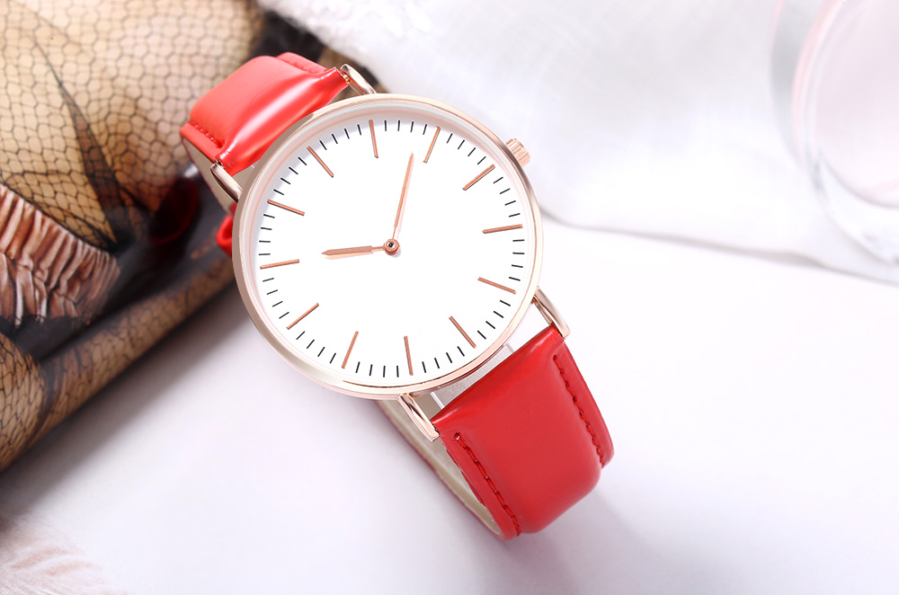 WEESKY 699 Unisex Quartz Watch Nail Shape Scale Leather Band Wristwatch